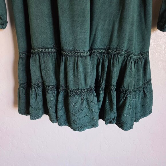 The Pyramid Collection Embroidered Tiered Flowy Tunic Top Green 1X Fairy Grunge - Picture 8 of 11